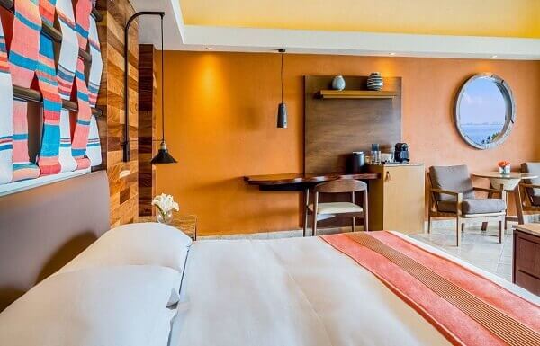 CLUB OCEAN VIEW SWIM UP SUITE KING