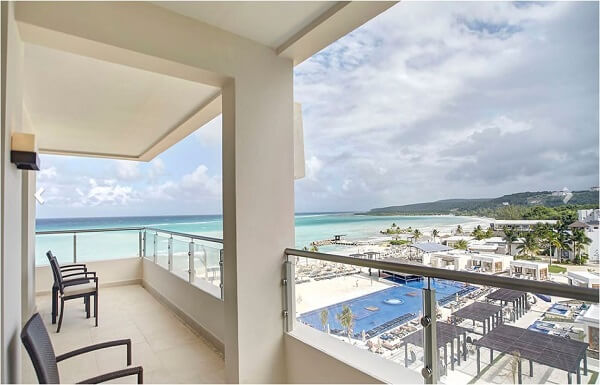 Diamond Club™ Luxury Presidential One Bedroom Suite