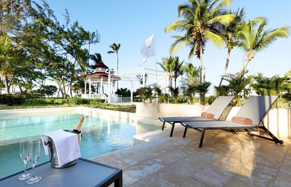 AMBASSADOR SUITE SWIM UP