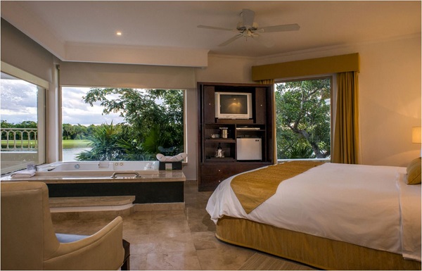 Junior Suite Golf Course