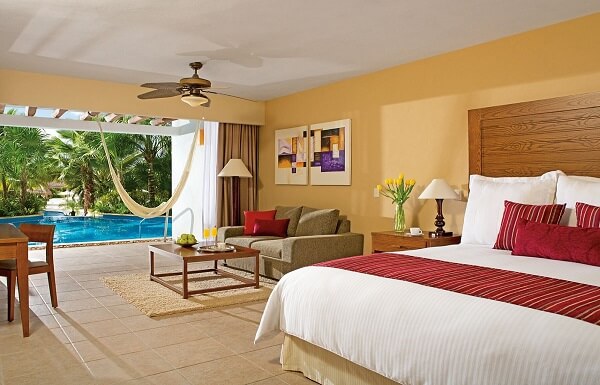 Junior Suite Swim-Up Pool View