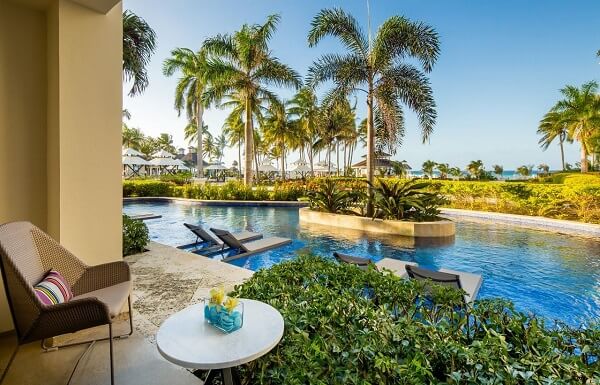 ONE BEDROOM OCEAN VIEW SWIM UP SUITE
