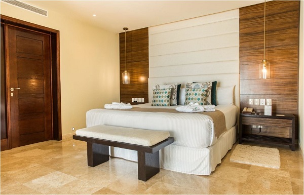Preferred Club Governor Suite
