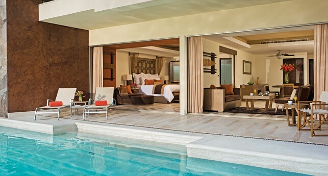 Preferred Club Master Suite Swimout Garden View