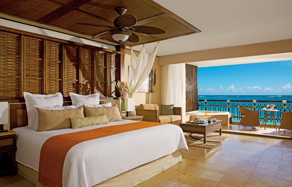 Preferred Club Ocean Front Honeymoon Suite